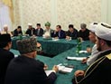 Медведев, единый в трех лицах, встретился с муфтиями и имамами, и они ему объяснили, в чем его порядочность и сила Медведев, единый в трех лицах, встретился с муфтиями и имамами, и они ему объяснили, в чем его порядочность и сила