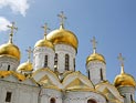 Православные верующие празднуют Благовещение Православные верующие празднуют Благовещение