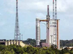 Ракета Ariane 5-ECA на космодроме Куру. Фото с сайта www.arianespace.com Ракета Ariane 5-ECA на космодроме Куру. Фото с сайта www.arianespace.com