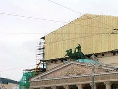 Реконструируемое здание Большого театра. Фото Евгения Раздобарина, Лента.Ру Реконструируемое здание Большого театра. Фото Евгения Раздобарина, Лента.Ру