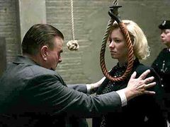Кадр из фильма "The Last Hangman" с сайта capitolfilms.com Кадр из фильма "The Last Hangman" с сайта capitolfilms.com