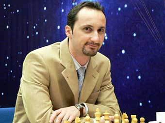  .    chessbase.com
