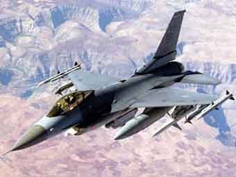 F-16.    globalaircraft.org