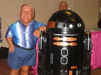     R2-D2.    evan.org 