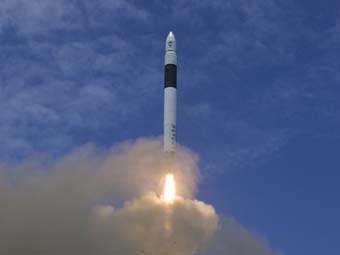   Falcon 1.    www.spacex.com