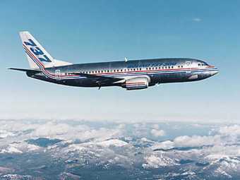 Boeing 737.    www.boeing.com