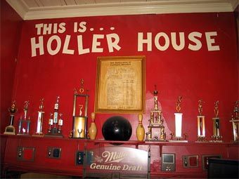  Holler House.    www.bowlingdigital.com