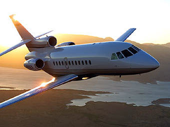 Falcon 900.    privatejetaircharter.co.uk
