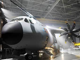  A400M.    www.airbusmilitary.com