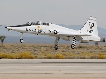 T-38 Talon.    www.richard-seaman.com