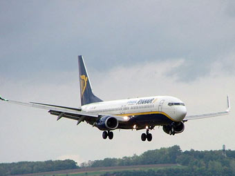 ""  Ryanair.   KGyST   wikipedia.org