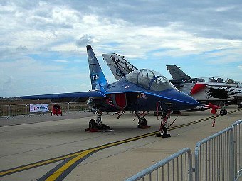 Alenia Aermacchi M-346.   SCDBob   wikipedia.org